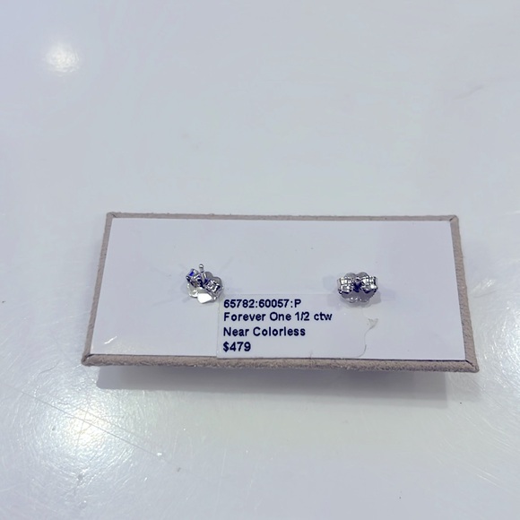 CHARLES & COLVARD FOREVERONE NEAR COLORLESS 1/2 CTWMOISSANITE EARRINGS BRAND NEW - Picture 3 of 4